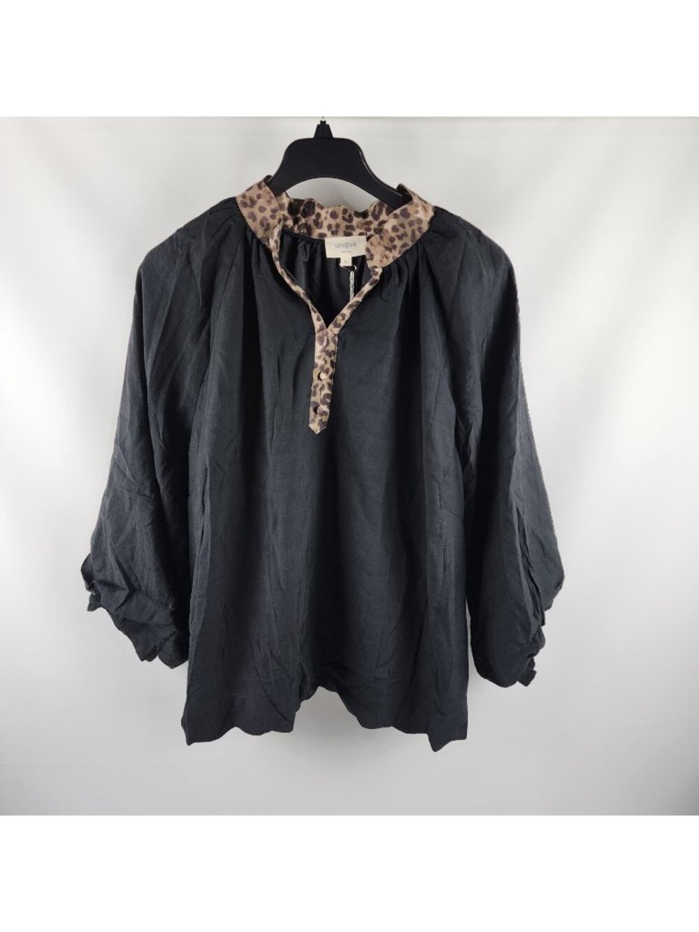 Umgee Blouse Womens XL Black Leopard Print Collar Balloon 3/4 Sleeves NWT